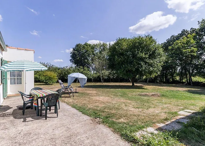 Au Calme Avec Jardin, Proche Plages, 2 Chambres, Vélos Et Randonnées à - Fr-1-306-805 *